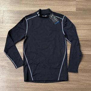 Under Armour Men's Black and Gray thermal layer